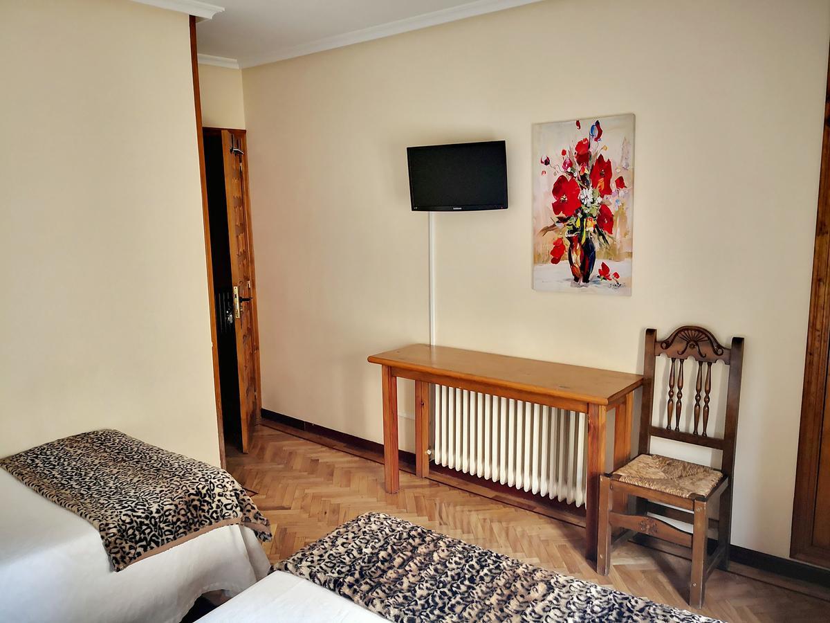 Ávila Hostal Alcantara מראה חיצוני תמונה