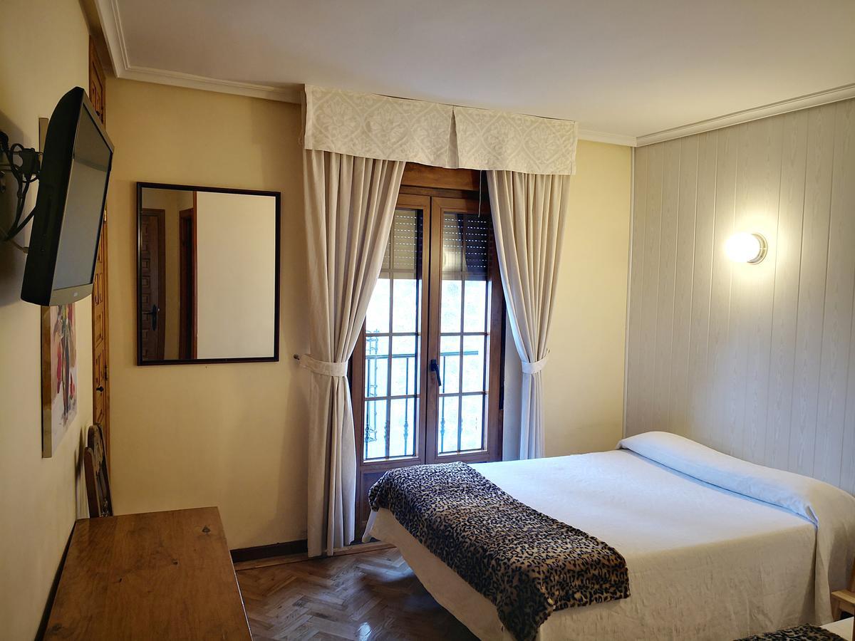 Ávila Hostal Alcantara מראה חיצוני תמונה